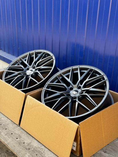 19Х8.5 5*114.3 ET 40 D 67.1 Vorsteiner VF107 графит GM