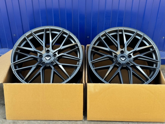 19Х8.5 5*114.3 ET 40 D 67.1 Vorsteiner VF107 графит GM